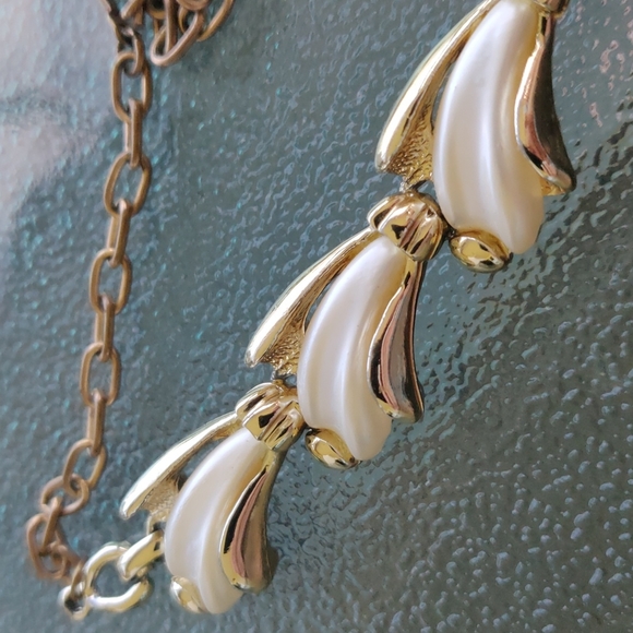 VTG pearlized lucite set #280 - Picture 6 of 12